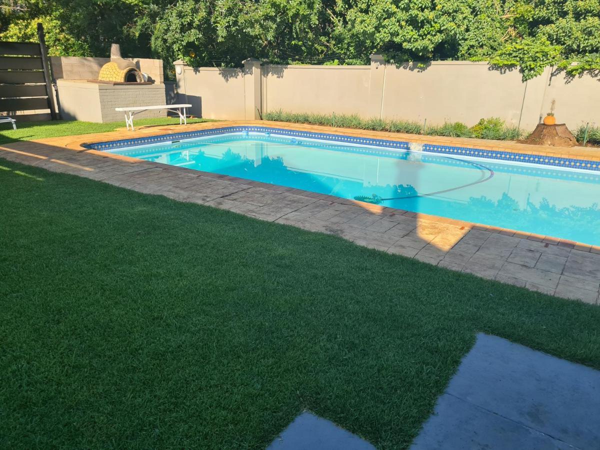 Sixty Three Hotell Bloemfontein Eksteriør bilde
